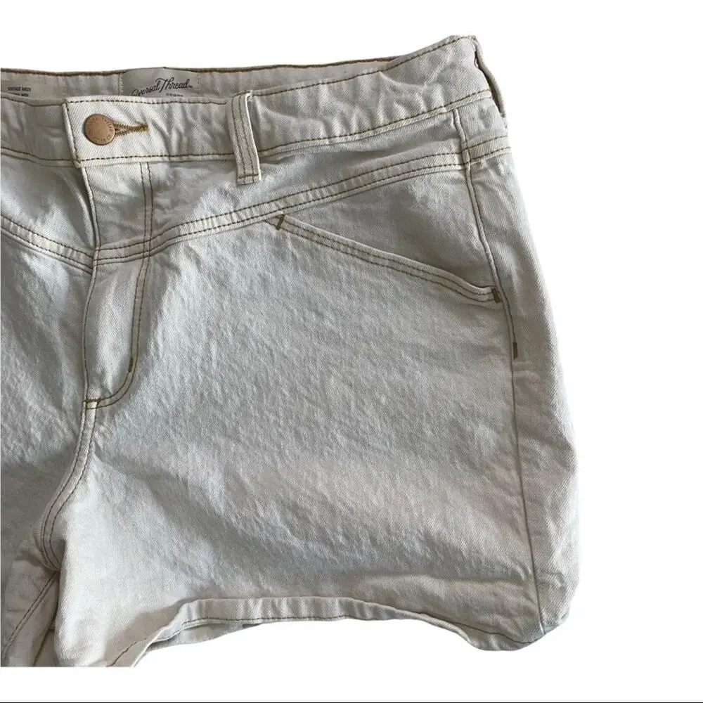 Universal Thread Cream Vintage Midi Denim Shorts Size 14